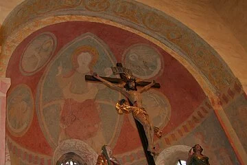 Apsis der romanischen Kirche St. Martin in Greding.