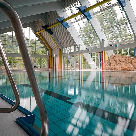 Innenbereich des Gredinger Hallenbades